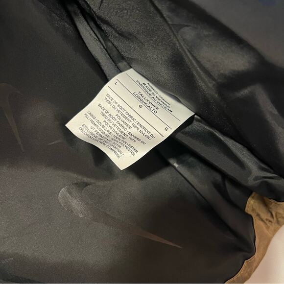 Nike Sportswear Women's Swoosh Puffer Shine PrimaLoft Jacket Large Gold Metallic - Picture 10 of 11